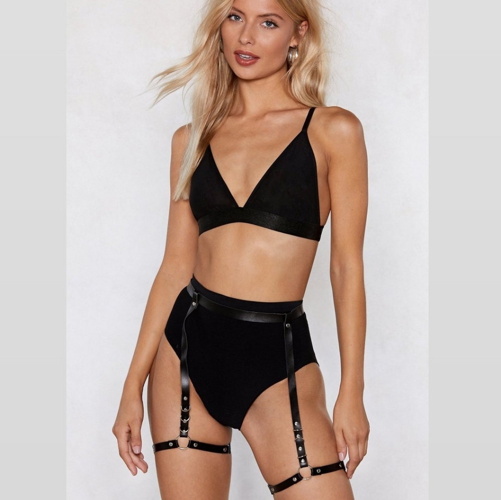🖤Valentine🖤 O-Ring Harness with Stud Detailing